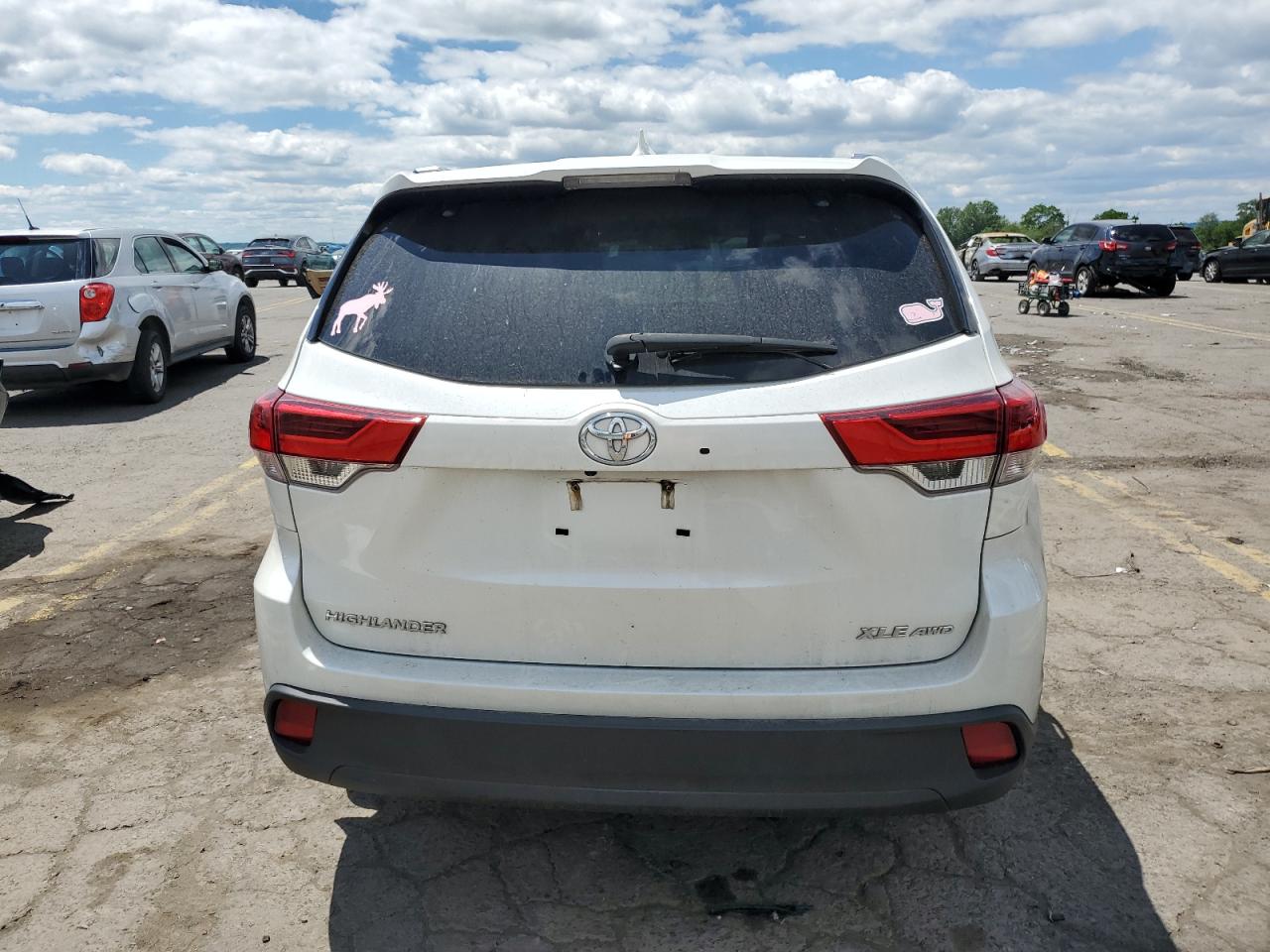 5TDJZRFH7KS930845 2019 Toyota Highlander Se