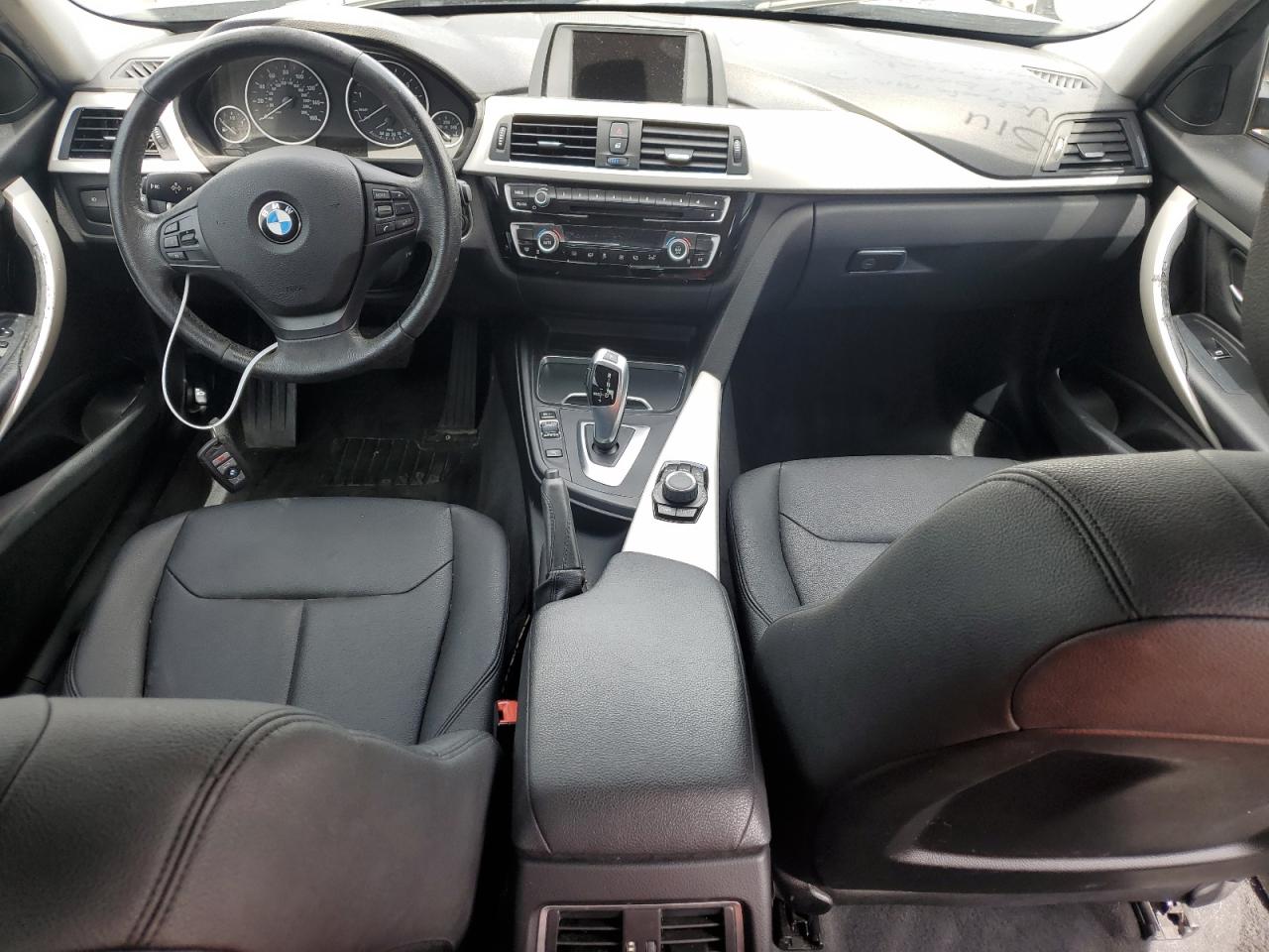 WBA8A9C39HK620580 2017 BMW 320 I