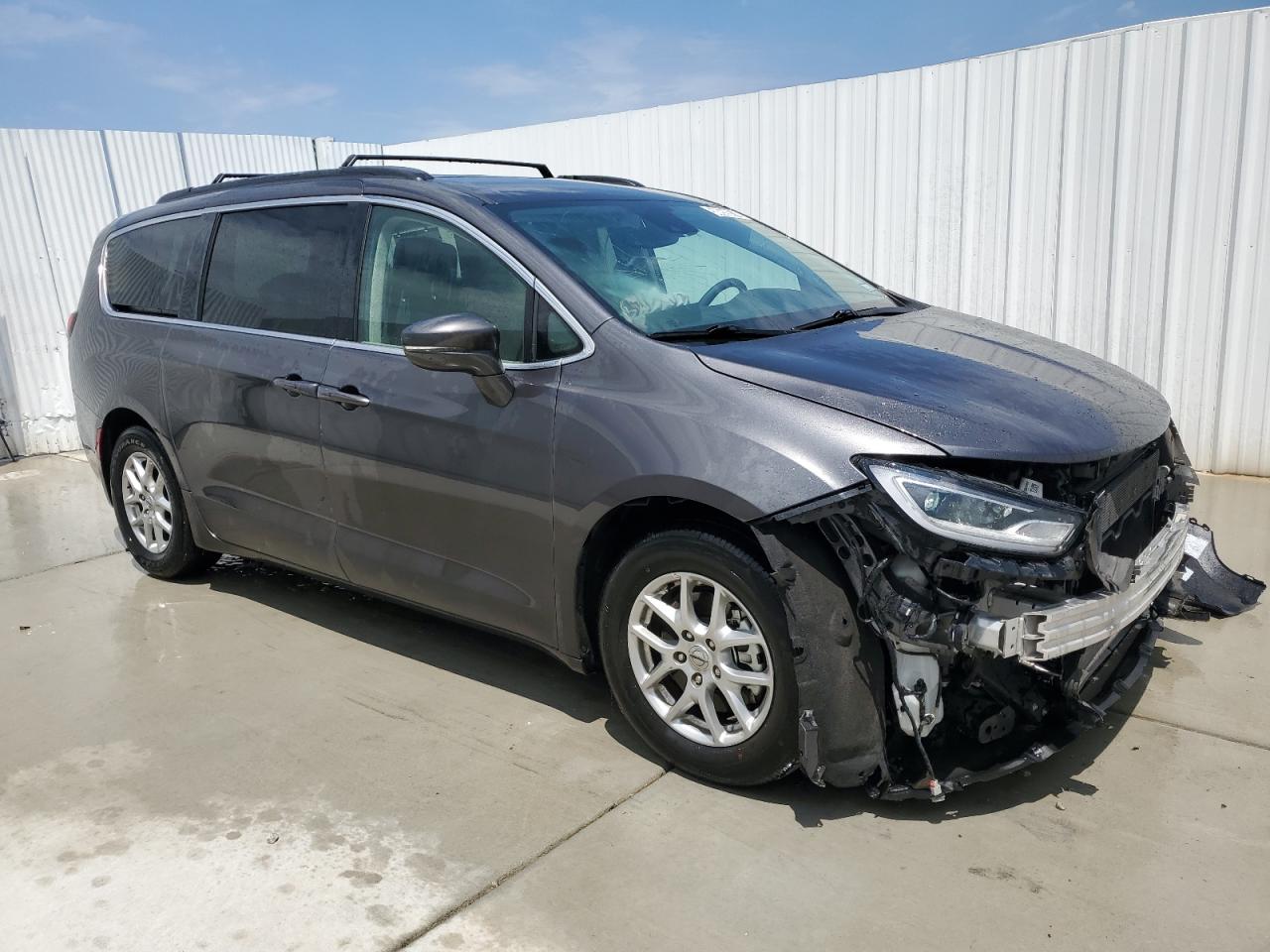 2C4RC1BG4NR233889 2022 Chrysler Pacifica Touring L