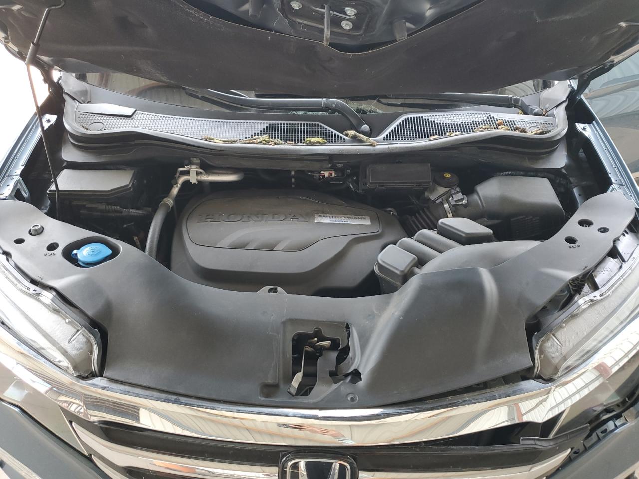 5FNYF6H93JB048196 2018 Honda Pilot Touring