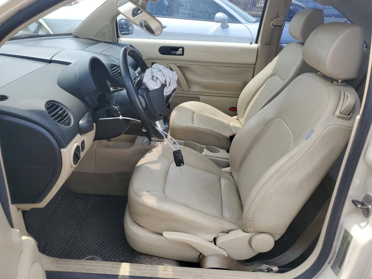 3VWRW31C08M520723 2008 Volkswagen New Beetle S