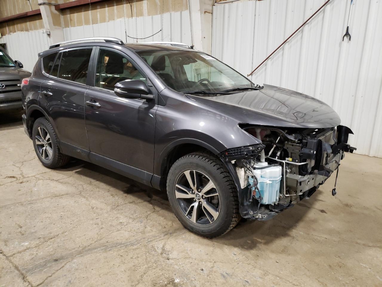 2T3RFREV6HW684333 2017 Toyota Rav4 Xle