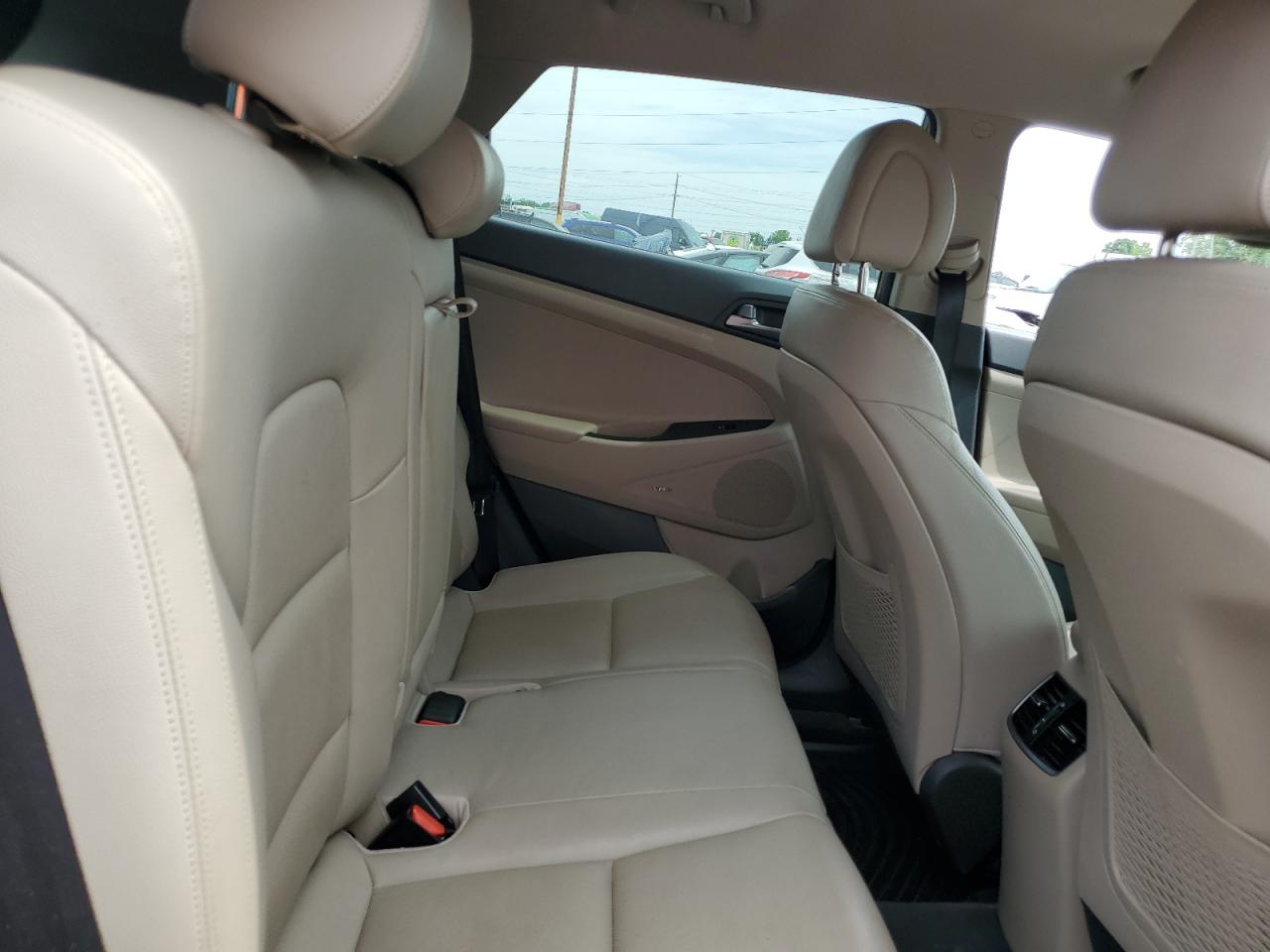 KM8J33A24HU368579 2017 Hyundai Tucson Limited