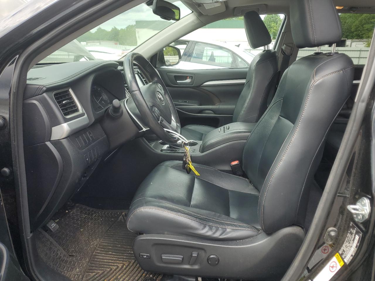 5TDJKRFHXFS141163 2015 Toyota Highlander Xle