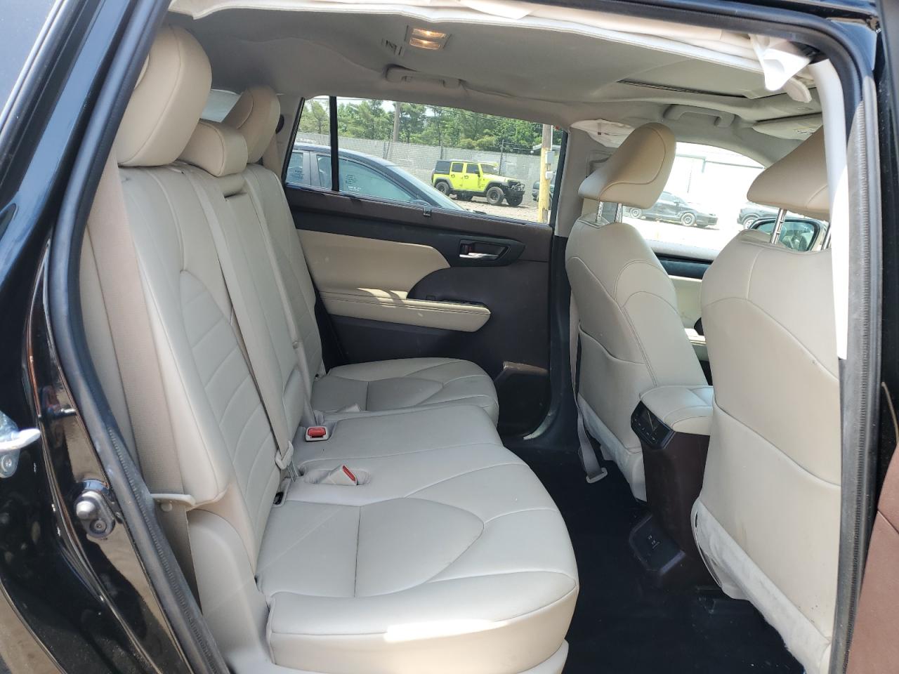 5TDHBRCH4MS035758 2021 Toyota Highlander Hybrid Xle