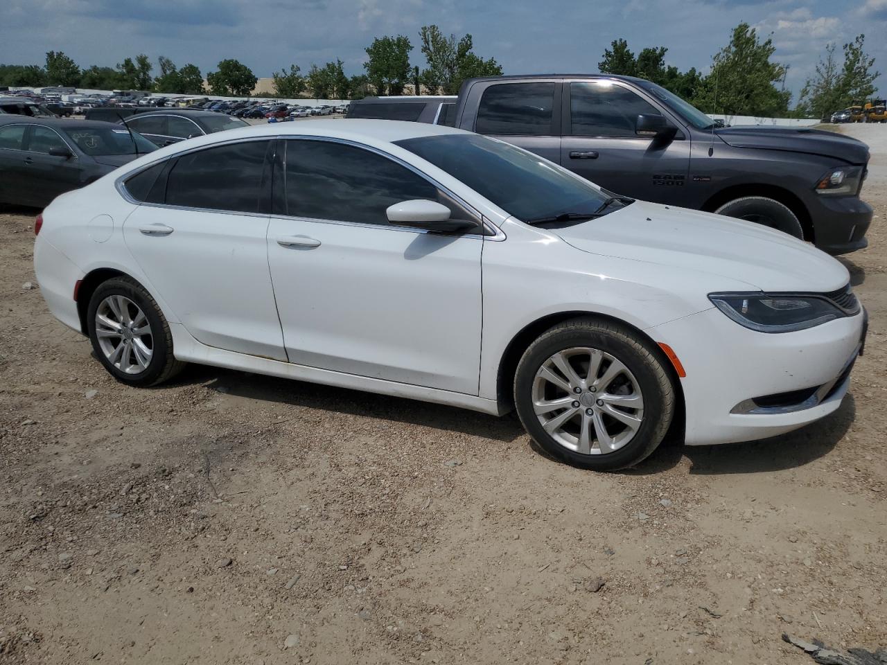 2015 Chrysler 200 Limited vin: 1C3CCCABXFN649259