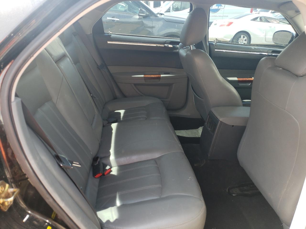 2C3AA63H65H625404 2005 Chrysler 300C