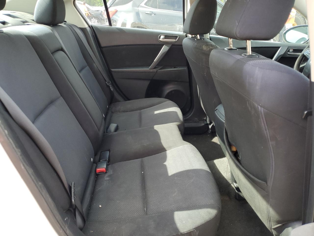 JM1BL1VF1B1398125 2011 Mazda 3 I