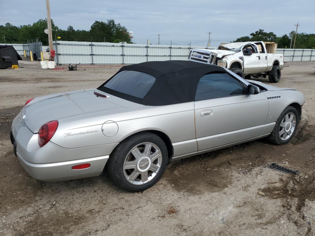 1FAHP60A04Y102860 2004 Ford Thunderbird