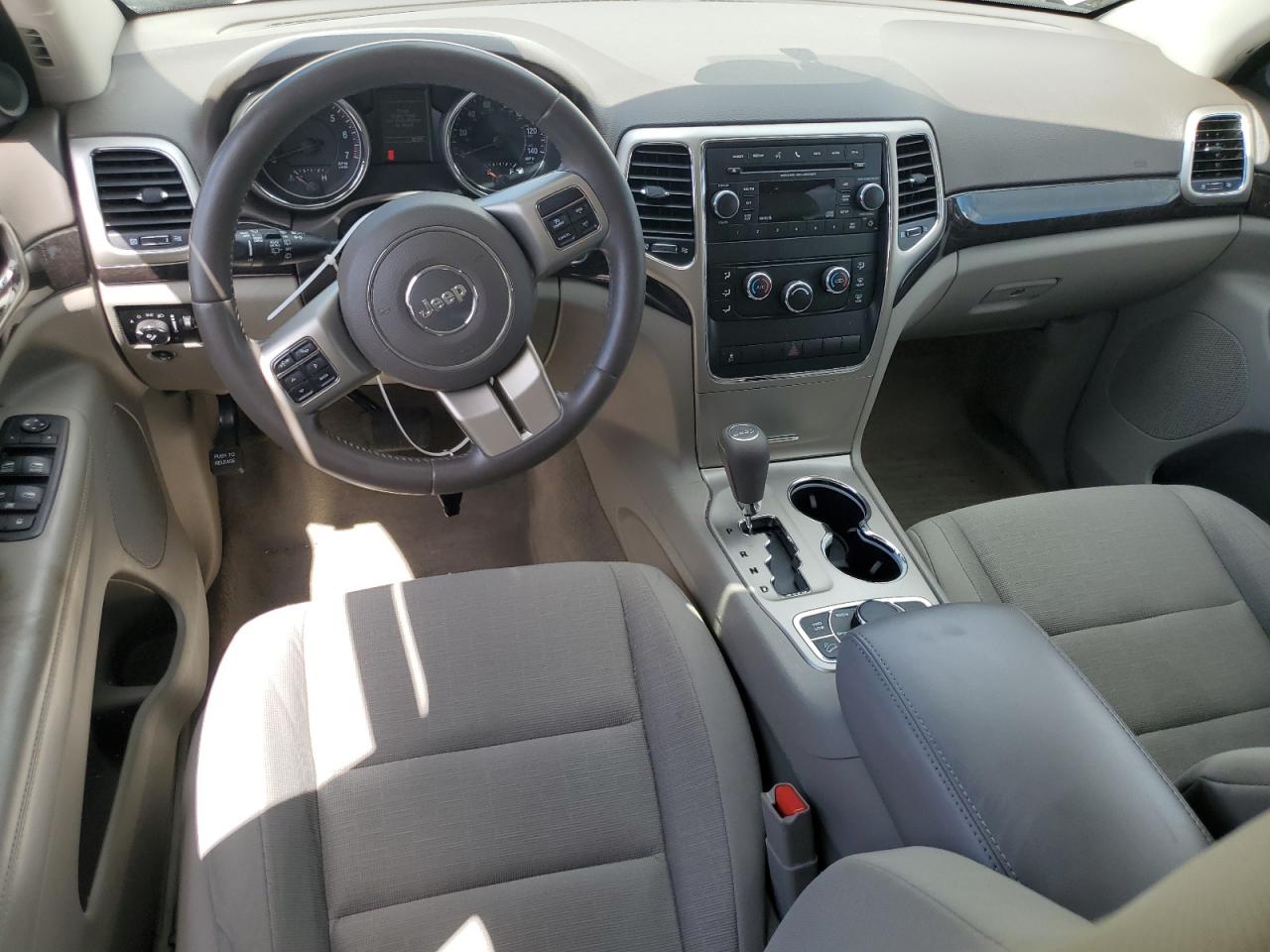 2012 Jeep Grand Cherokee Laredo vin: 1C4RJFAG2CC220830