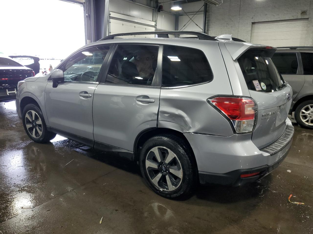 2017 Subaru Forester 2.5I Limited vin: JF2SJARC8HH423349