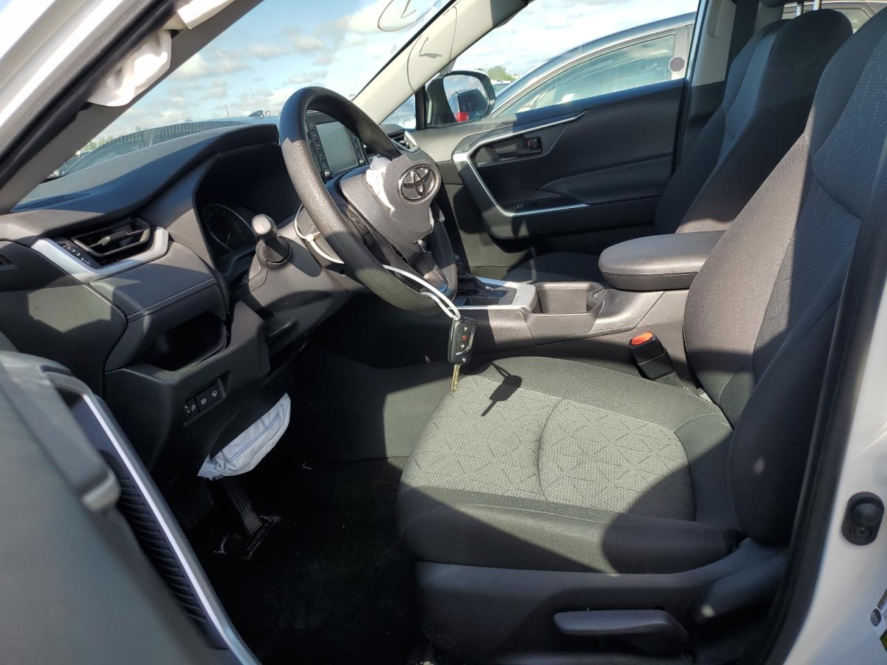 2T3Z1RFVXNC192026 2022 Toyota Rav4 Le