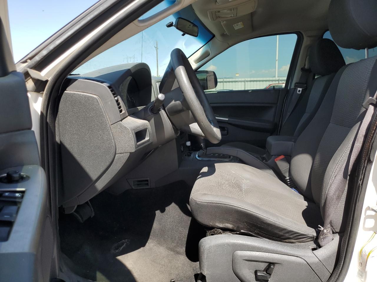 1J8GS48KX8C114130 2008 Jeep Grand Cherokee Laredo