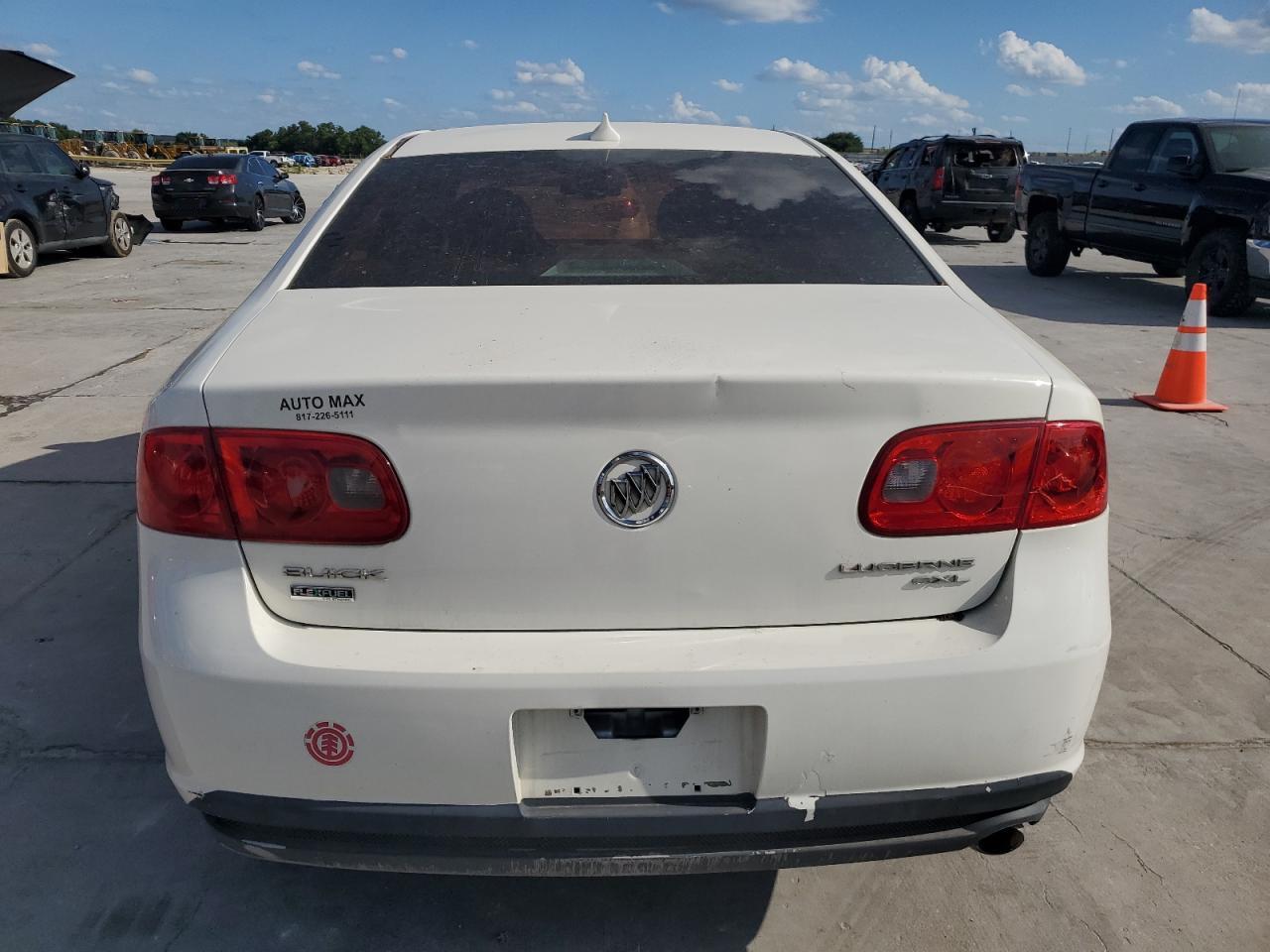 1G4HC5EM2BU133739 2011 Buick Lucerne Cxl