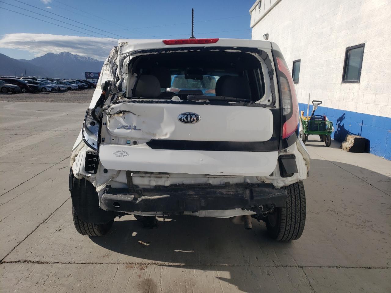 2014 Kia Soul vin: KNDJN2A24E7737461