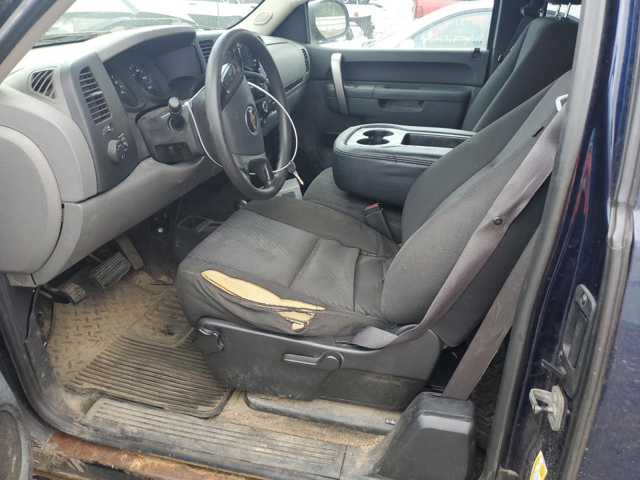 1GCRKREA2BZ288187 2011 Chevrolet Silverado K1500 Ls