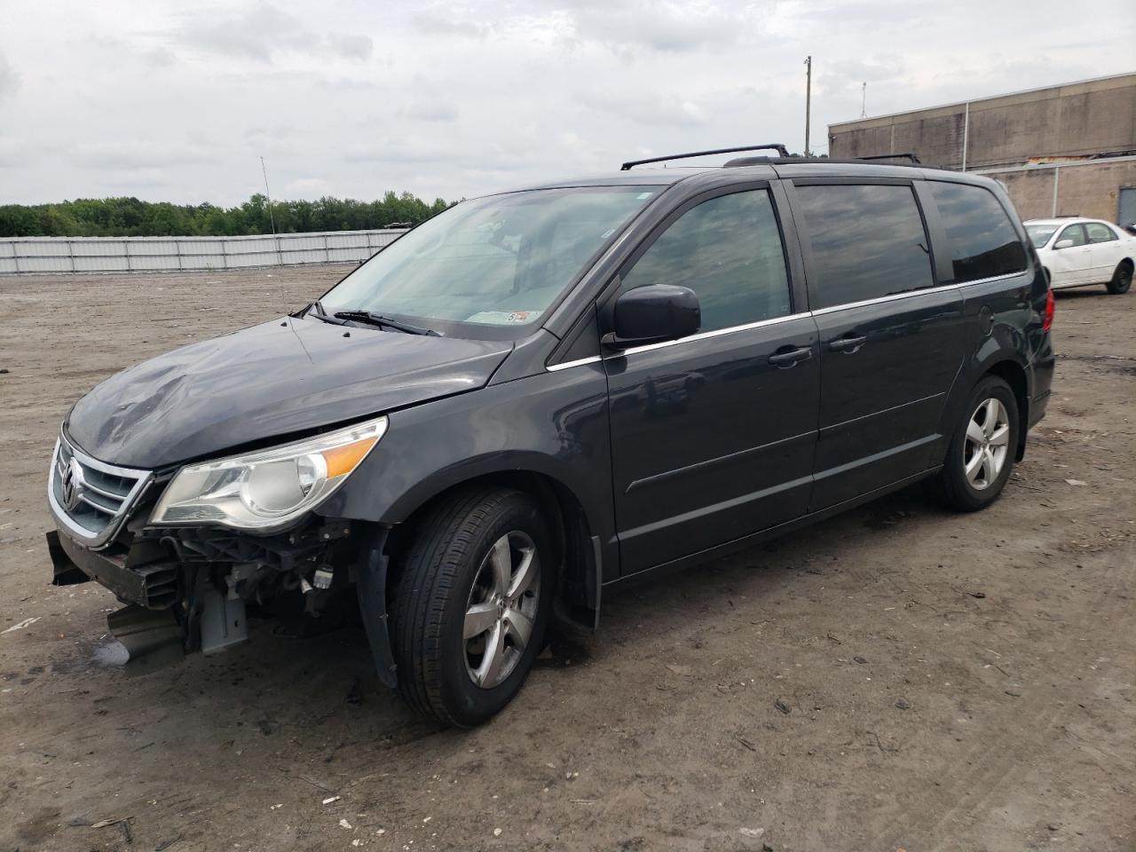 2V4RW3DG4BR717692 2011 Volkswagen Routan Se