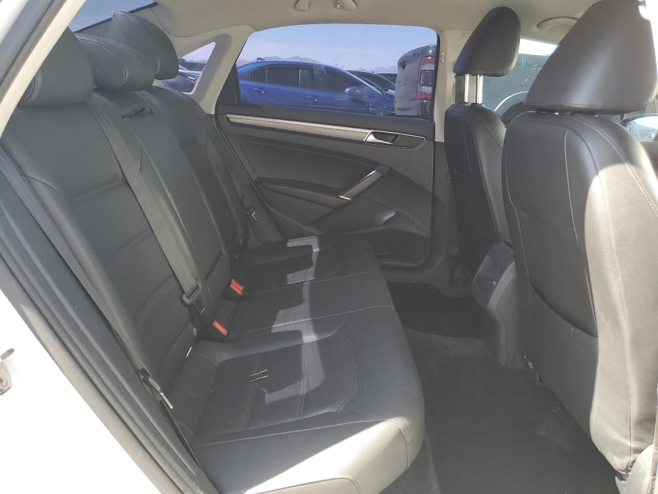 1VWAA7A32JC010075 2018 Volkswagen Passat S