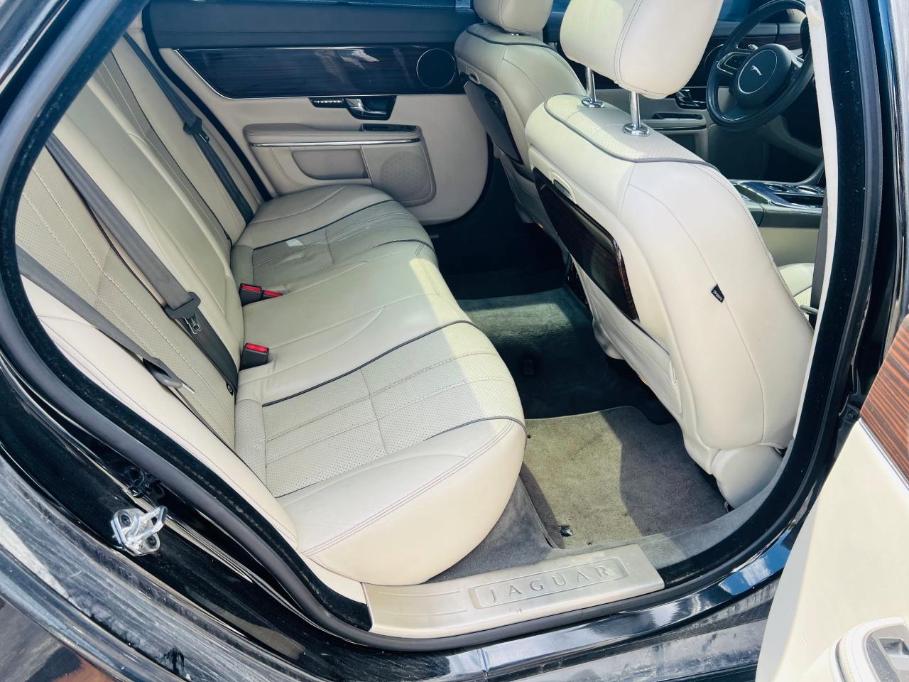 SAJWA2GB8BLV13073 2011 Jaguar Xjl