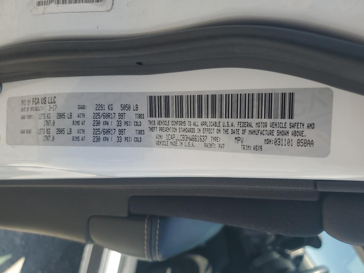 1C4PJLCB3HW661637 2017 Jeep Cherokee Latitude