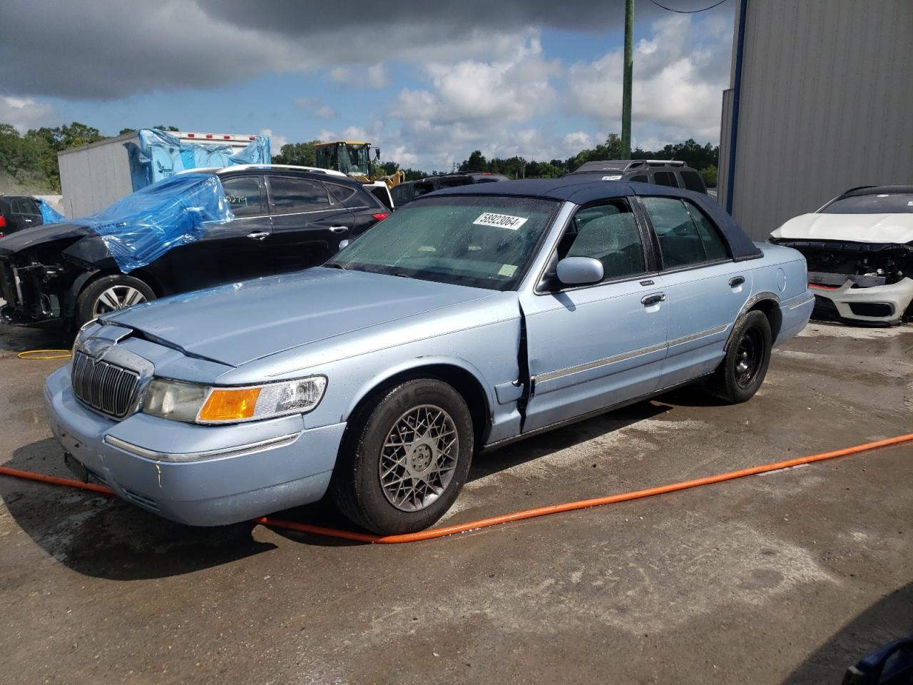 2MEFM74W8YX628115 2000 Mercury Grand Marquis Gs