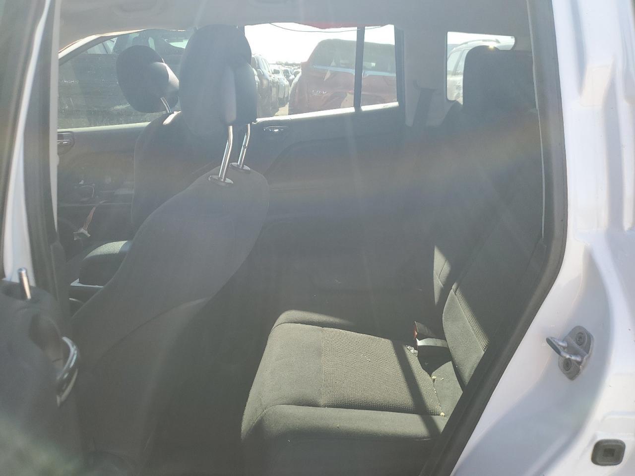 1J4NT1FB5BD267653 2011 Jeep Compass Sport