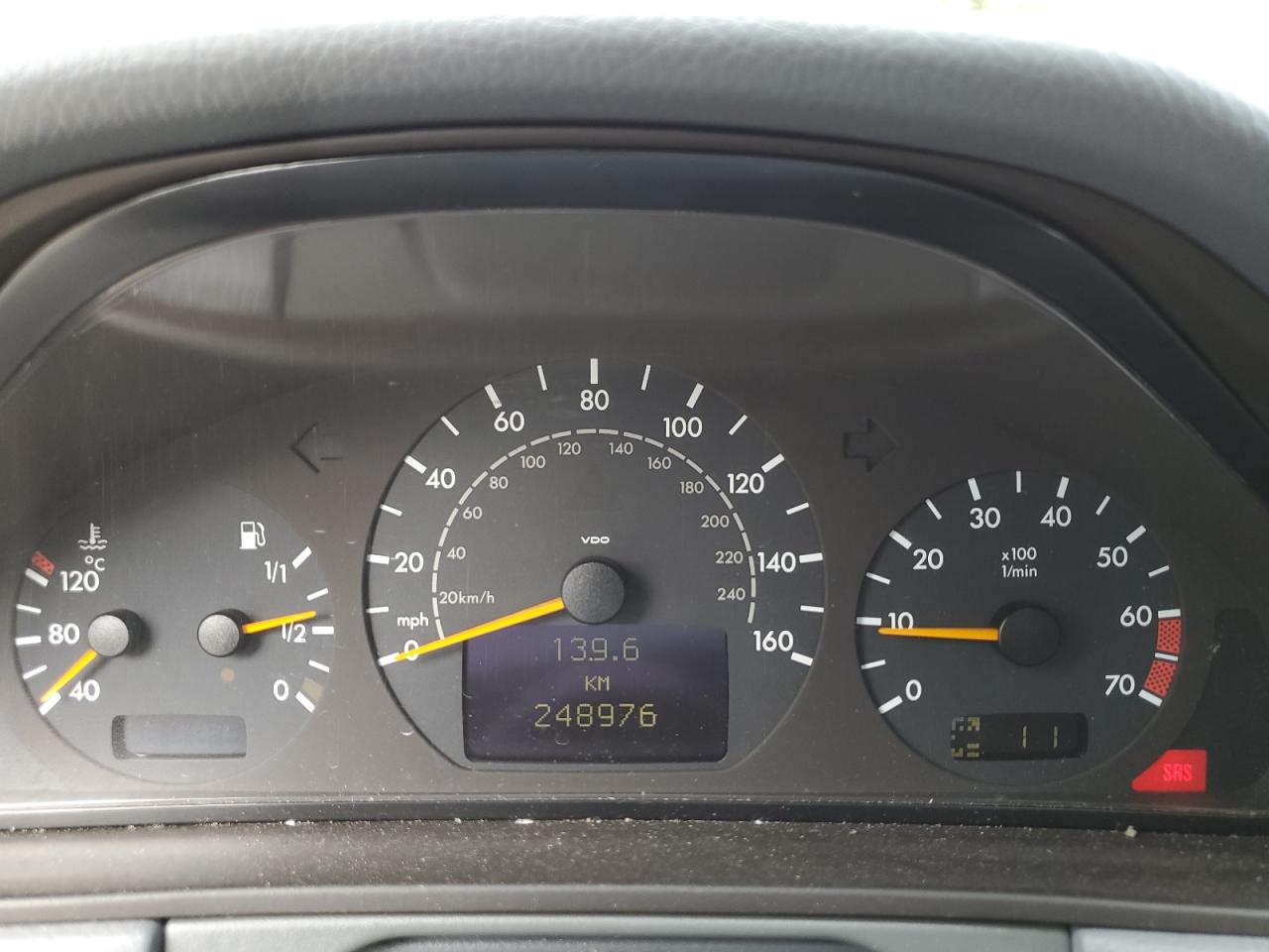 WDBJF65J4YB131308 2000 Mercedes-Benz E 320