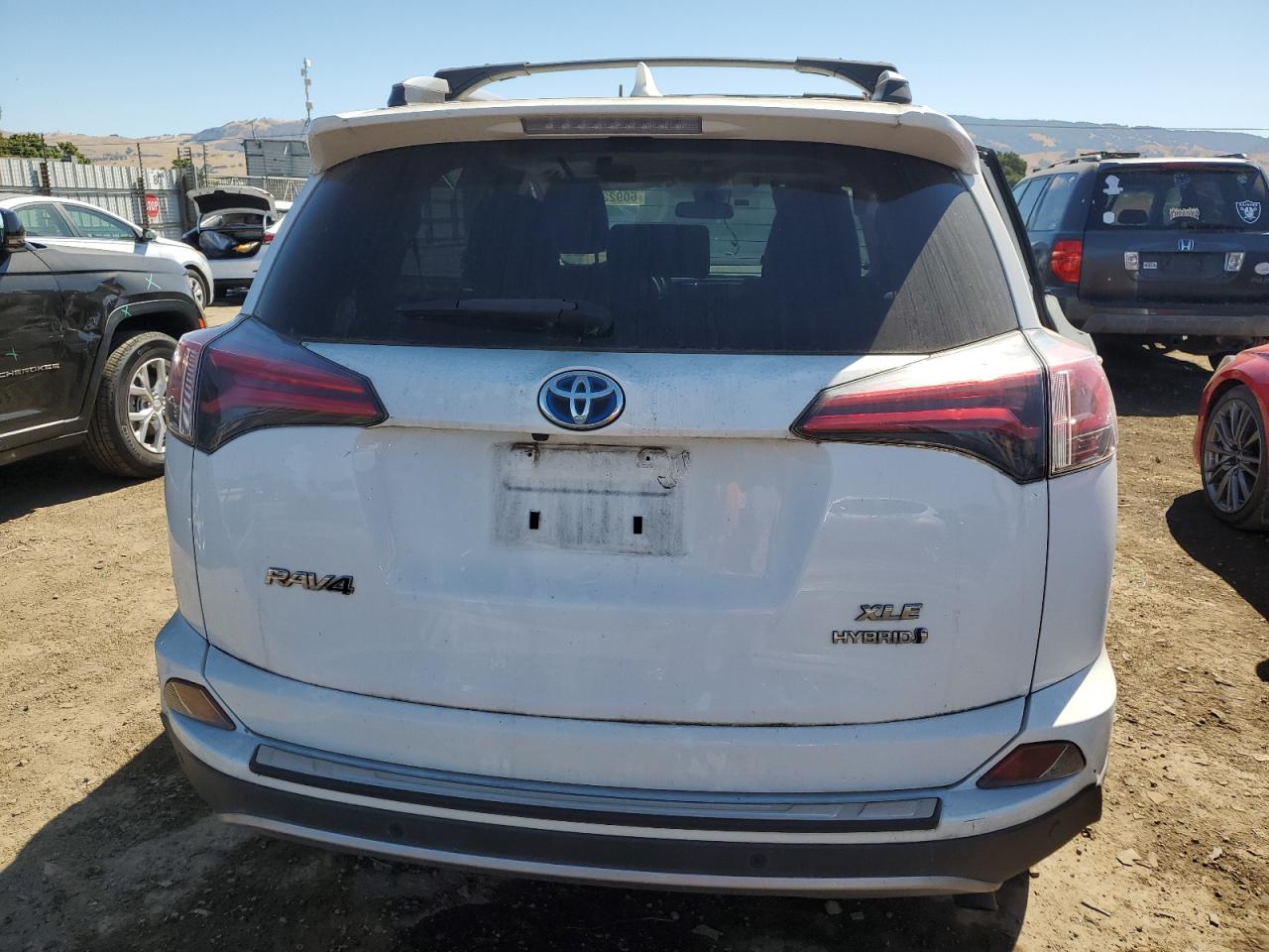 JTMRJREV2HD139824 2017 Toyota Rav4 Hv Le