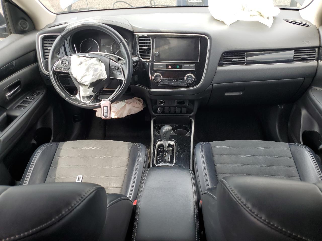 JA4AD3A30KZ042485 2019 Mitsubishi Outlander Se