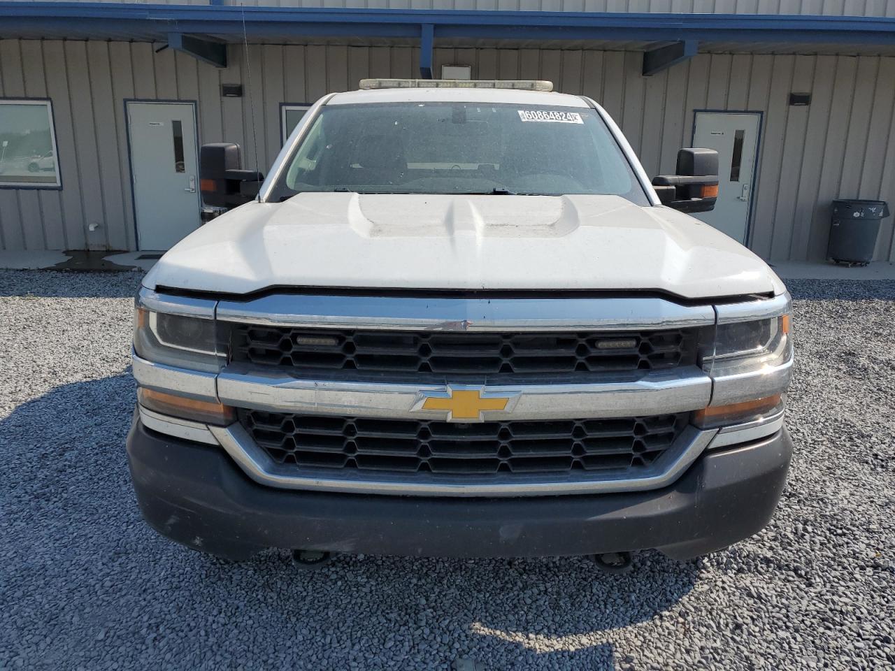 2018 Chevrolet Silverado K1500 vin: 1GCVKNEC1JZ303740