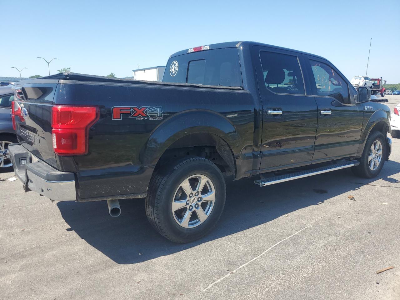 1FTEW1E5XJFE52728 2018 Ford F150 Supercrew