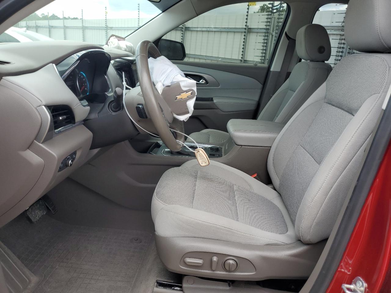 1GNEVGKW4JJ277268 2018 Chevrolet Traverse Lt