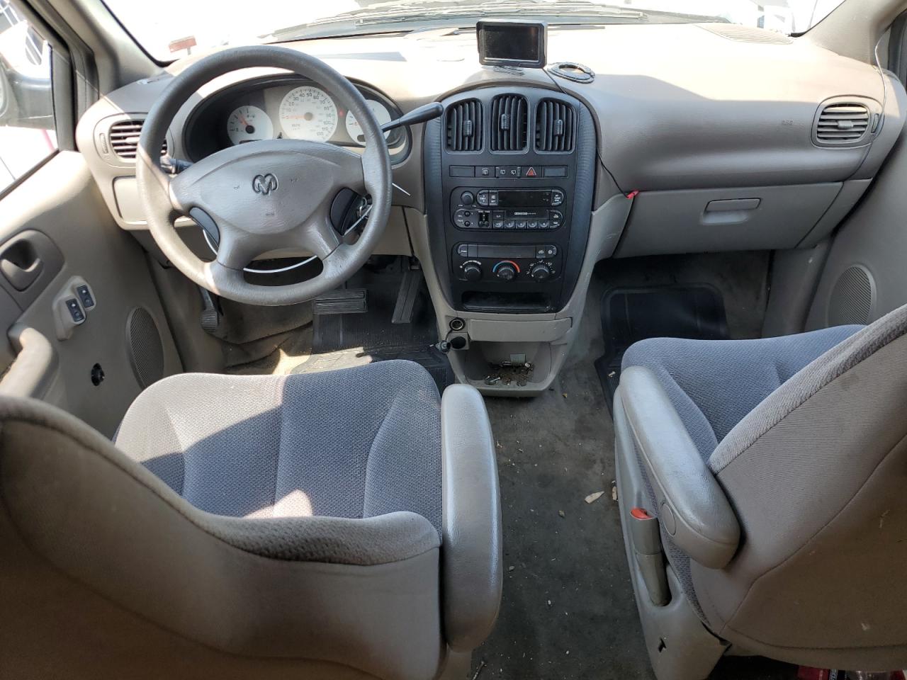 1B4GP25332B730160 2002 Dodge Caravan Se