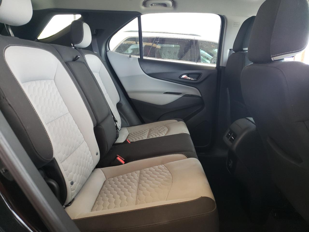 2GNAXUEV4K6252556 2019 Chevrolet Equinox Lt