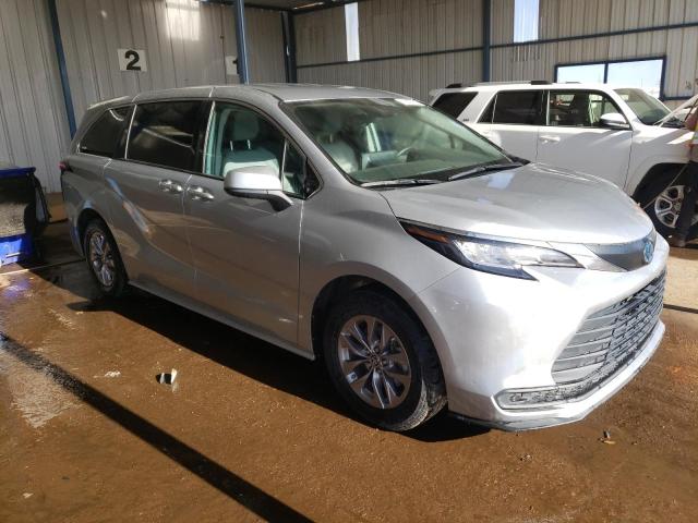 5TDKRKEC7NS110111 Toyota All Models SIENNA LE 4