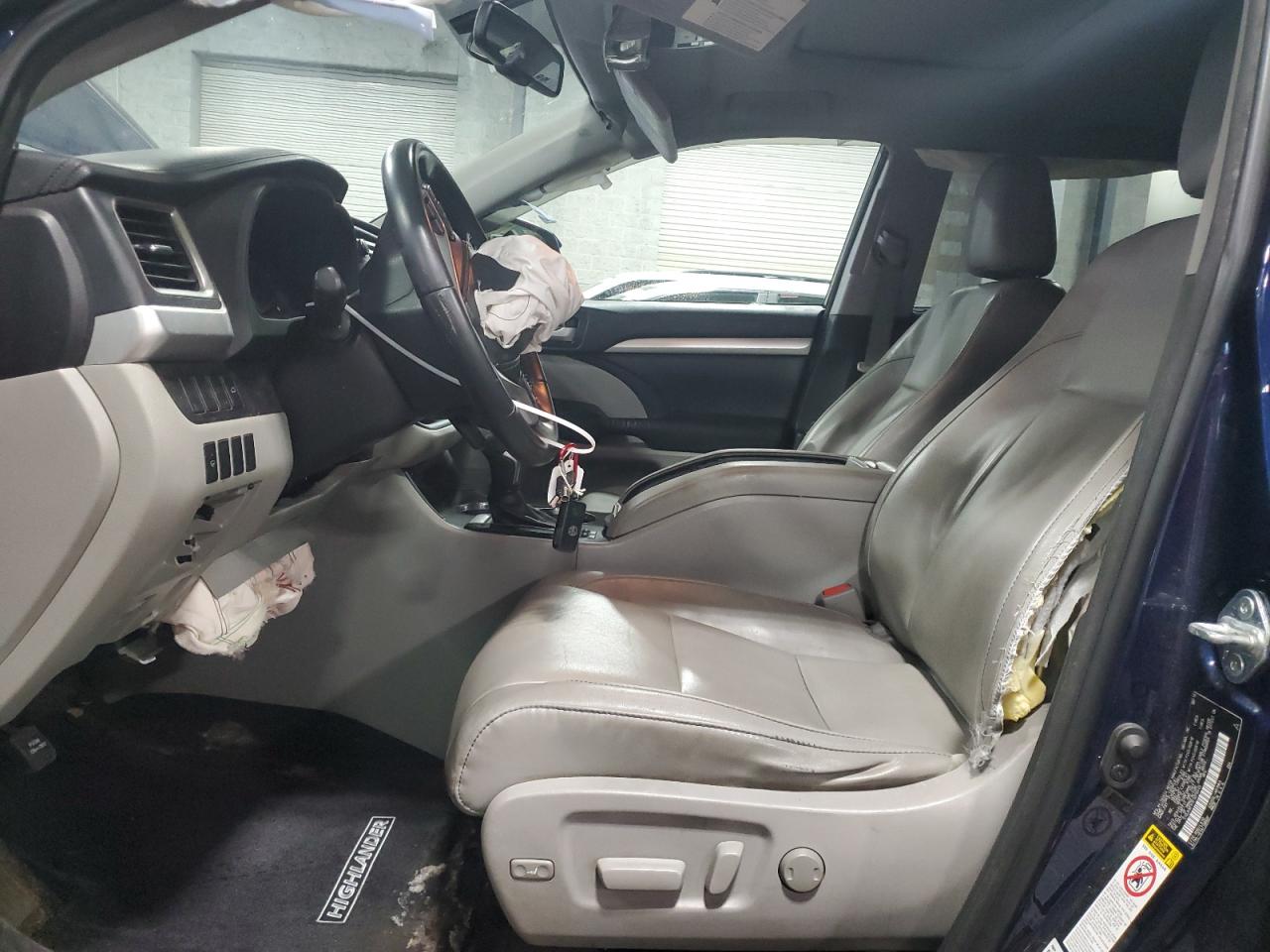 5TDJKRFH1FS076445 2015 Toyota Highlander Xle