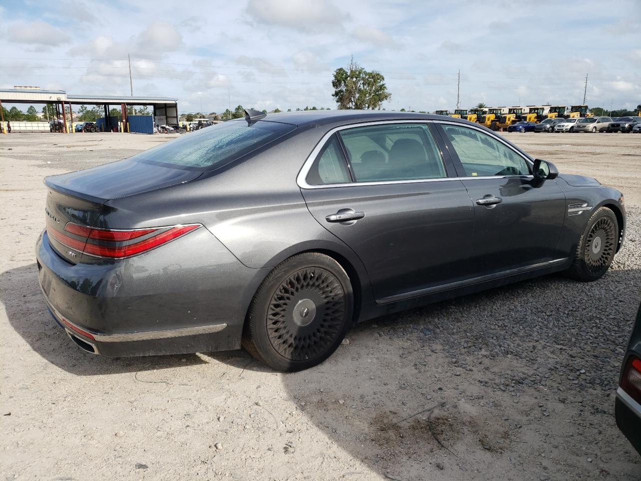 KMTF34PA3LU075555 2020 Genesis G90 Premium