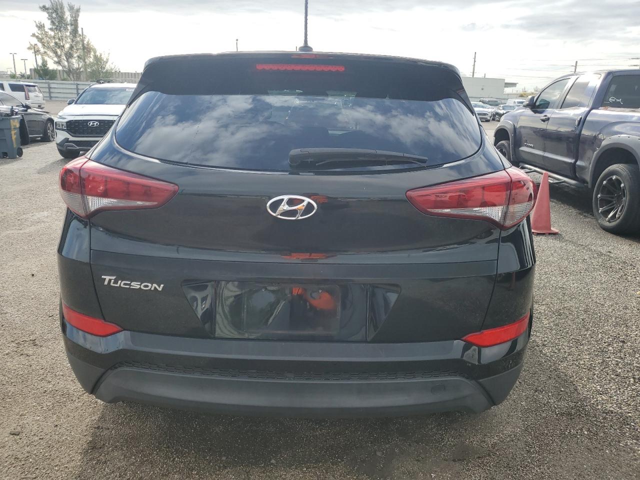 KM8J23A47HU534341 2017 Hyundai Tucson Se