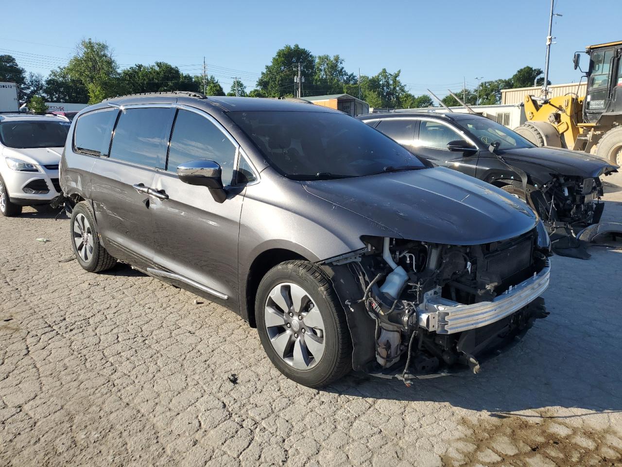 2017 Chrysler Pacifica Limited Hybrid vin: 2C4RC1J71HR500685