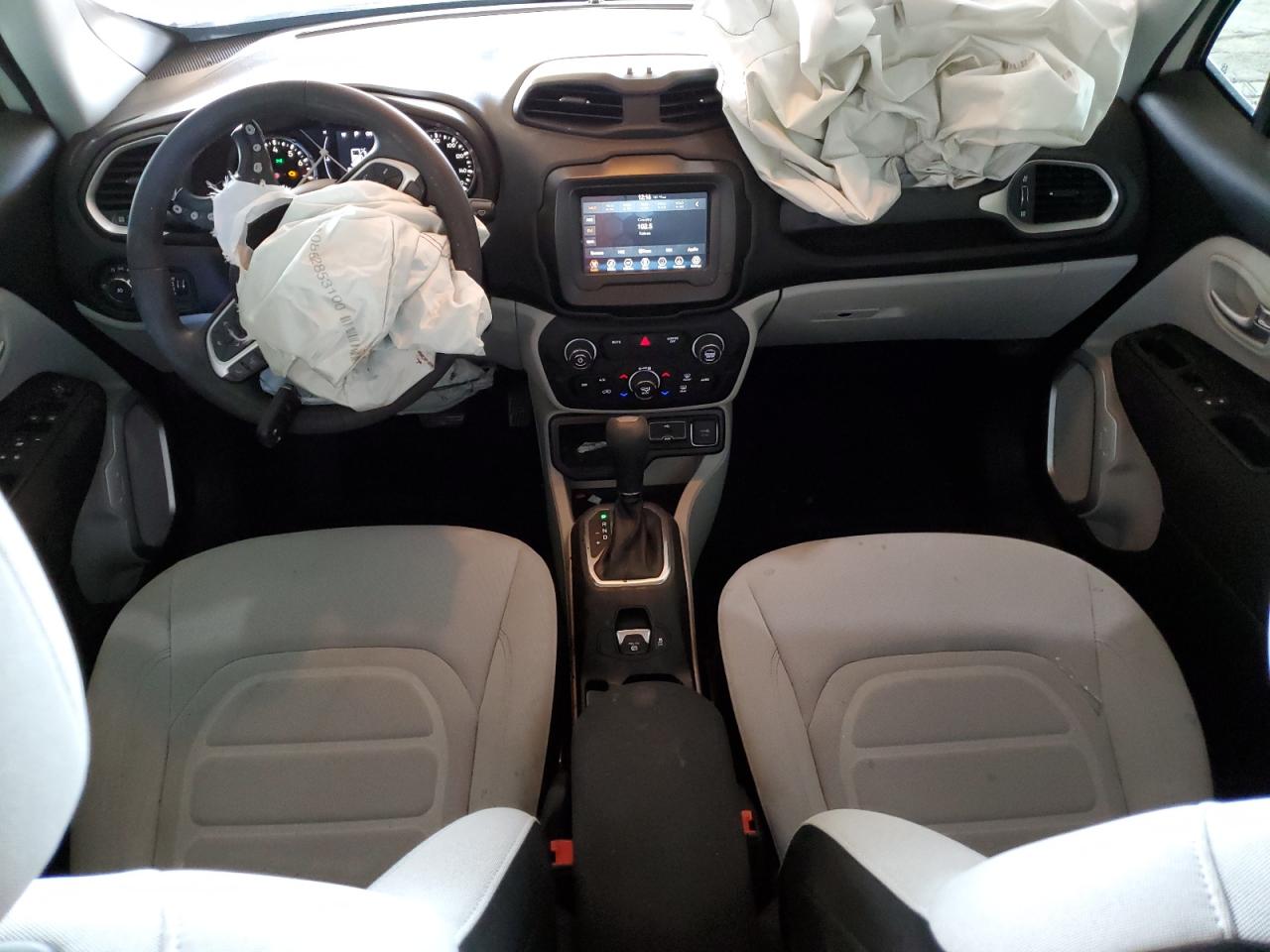 ZACNJABB8LPL10397 2020 Jeep Renegade Latitude