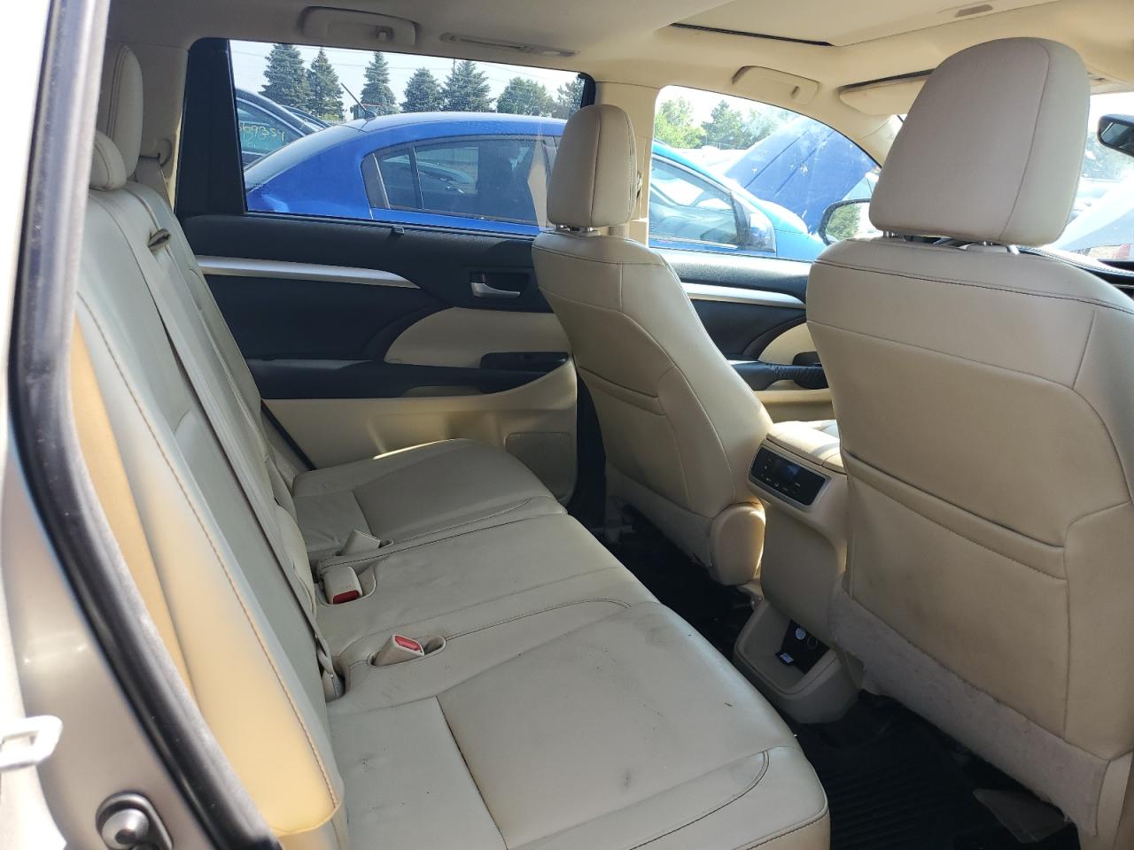 5TDJKRFH6FS075050 2015 Toyota Highlander Xle