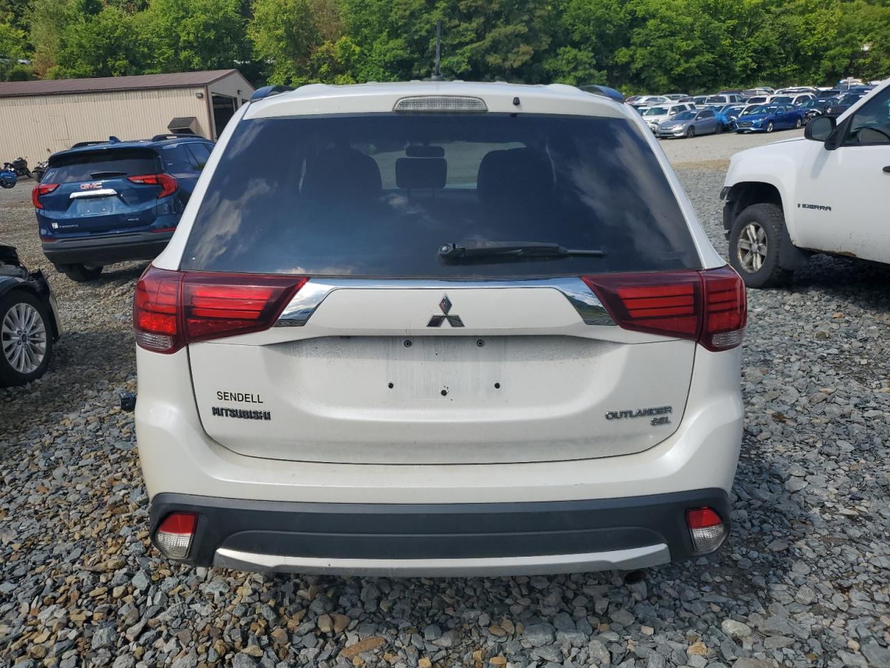 JA4AZ3A36GZ019754 2016 Mitsubishi Outlander Se