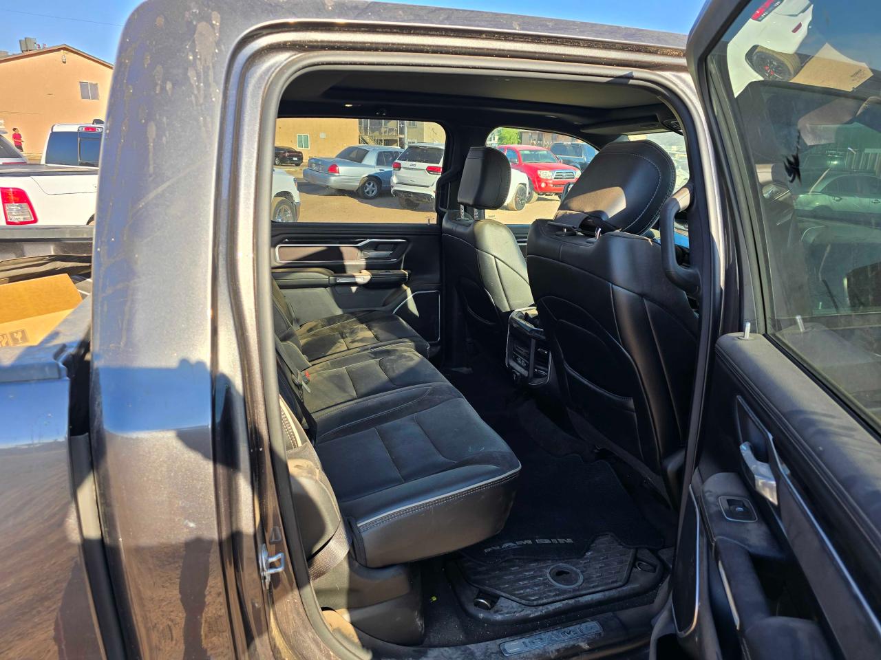 2021 Ram 1500 Laramie vin: 1C6RREJT3MN584901