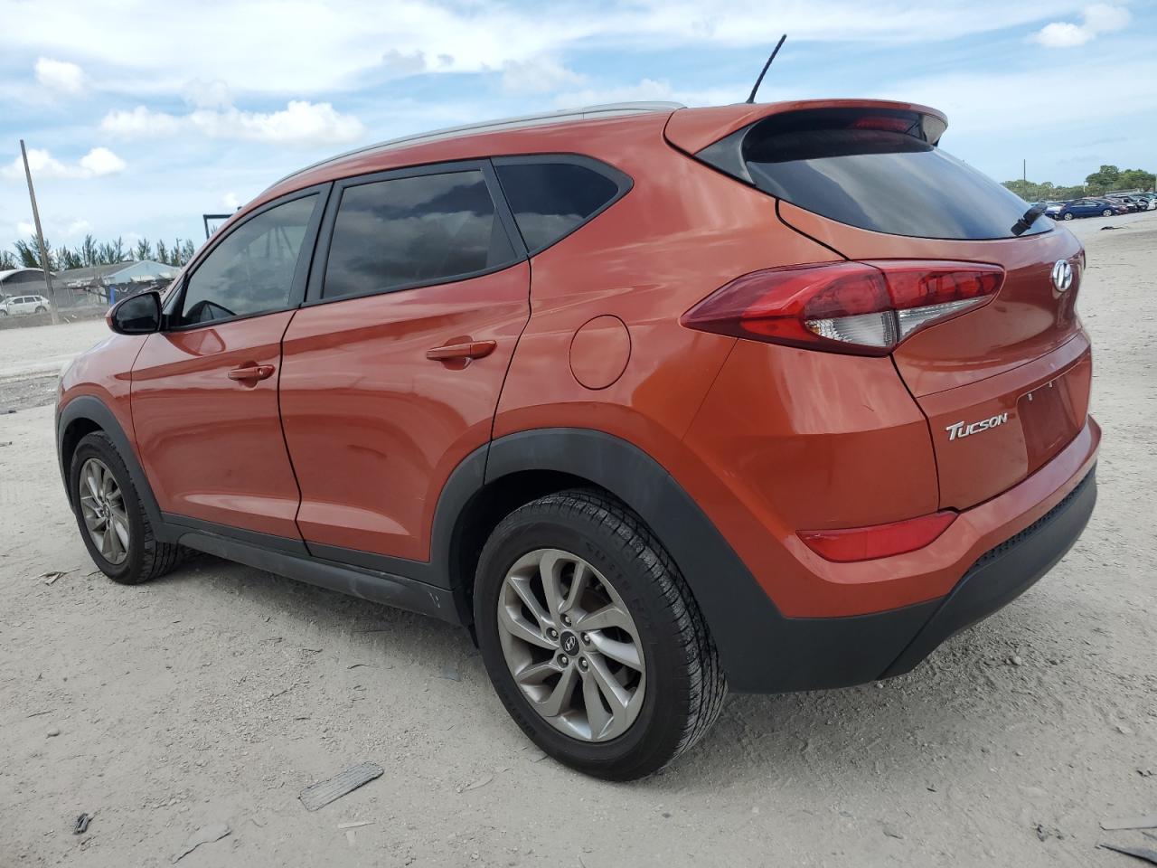 KM8J33A4XGU125701 2016 Hyundai Tucson Limited