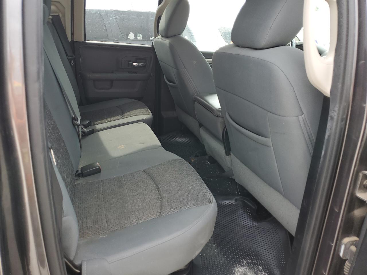 1C6RR6GG5GS136391 2016 Ram 1500 Slt