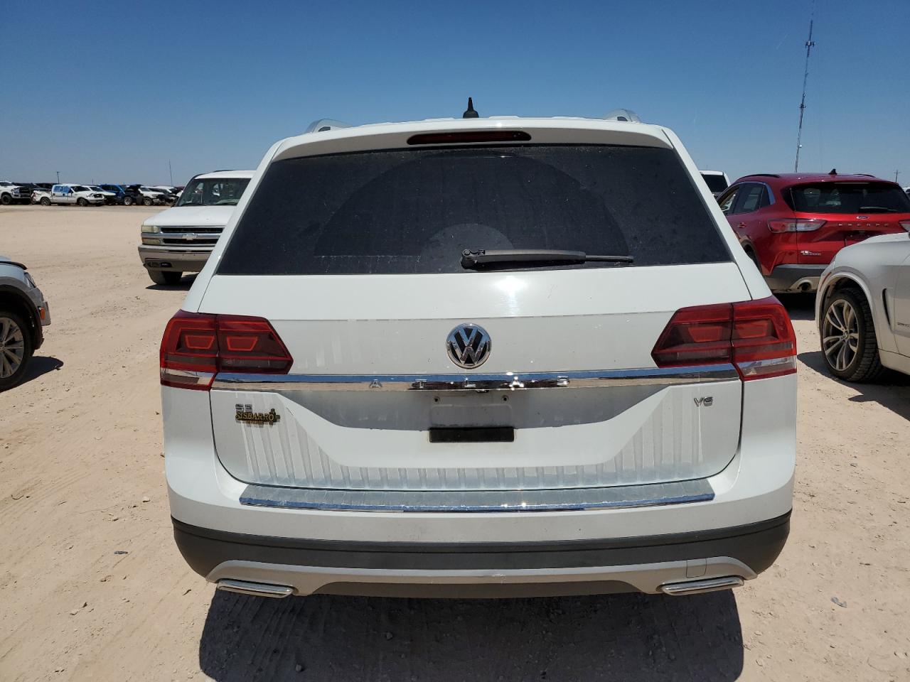 1V2CR2CA0JC570128 2018 Volkswagen Atlas Se
