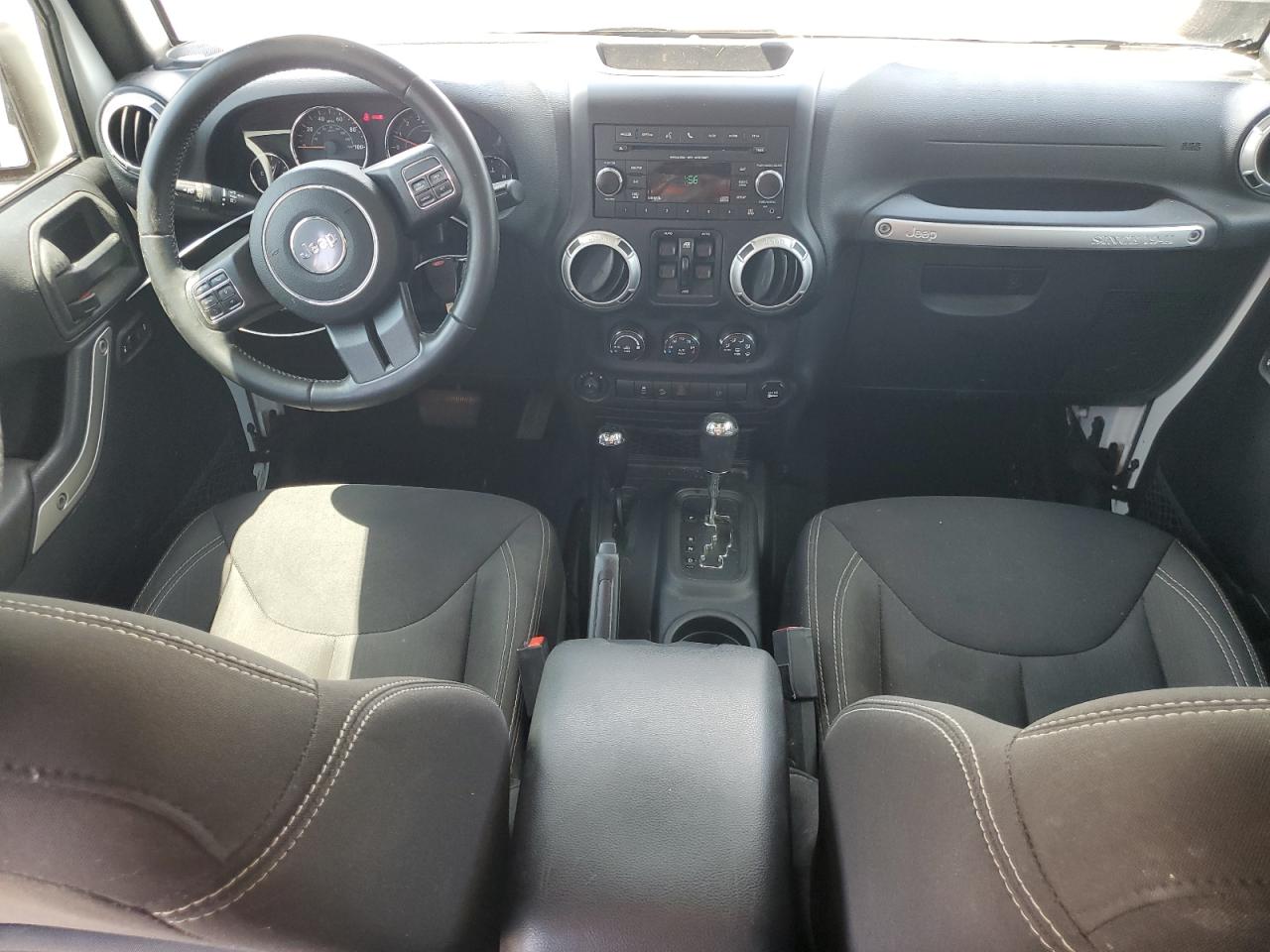 1C4BJWEGXFL555141 2015 Jeep Wrangler Unlimited Sahara