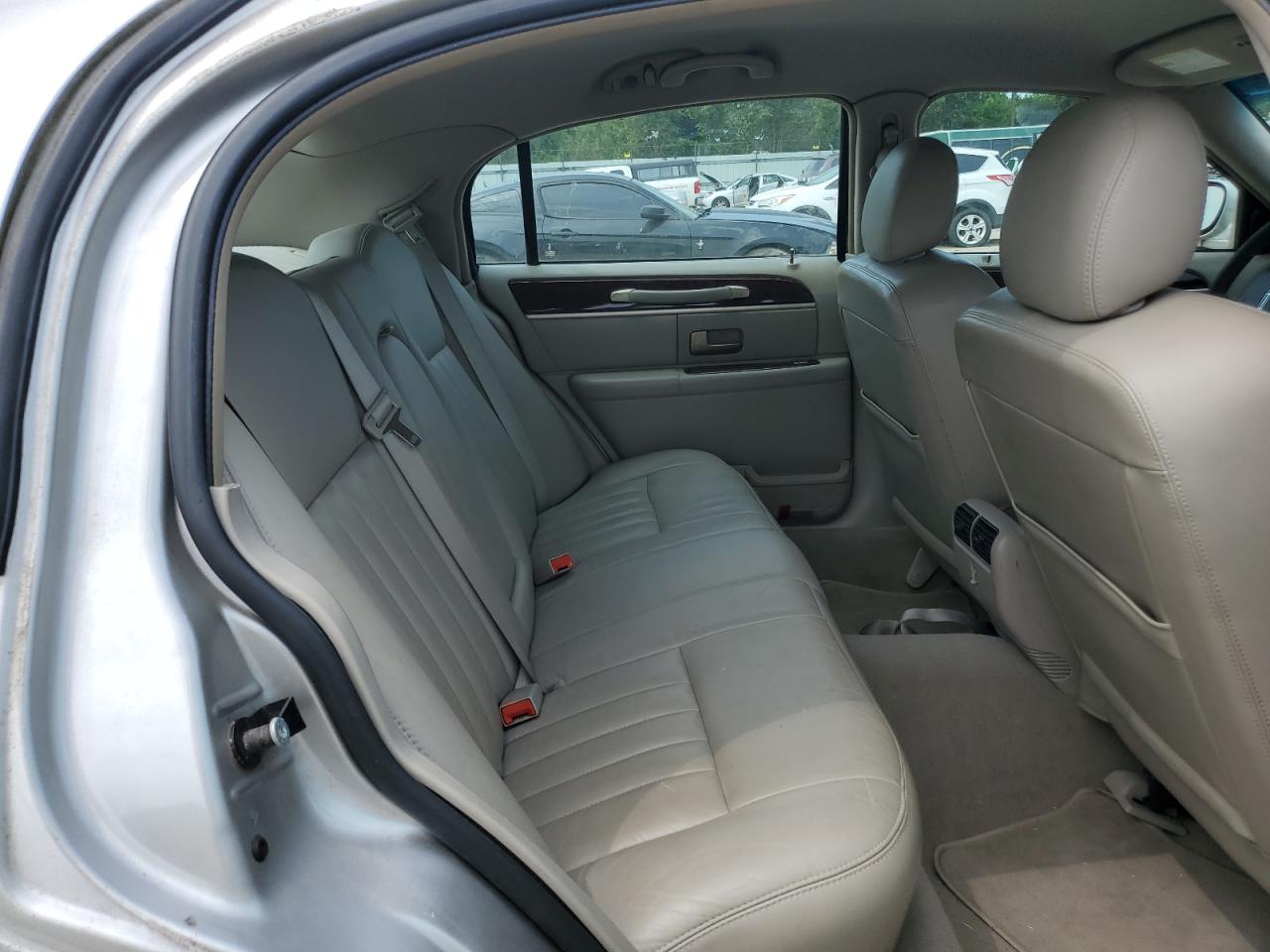 1LNHM81V47Y621877 2007 Lincoln Town Car Signature