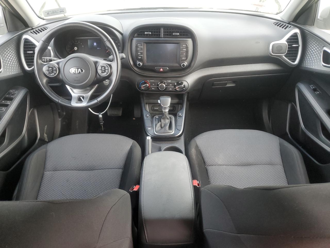 KNDJ23AU5L7040829 2020 Kia Soul Lx