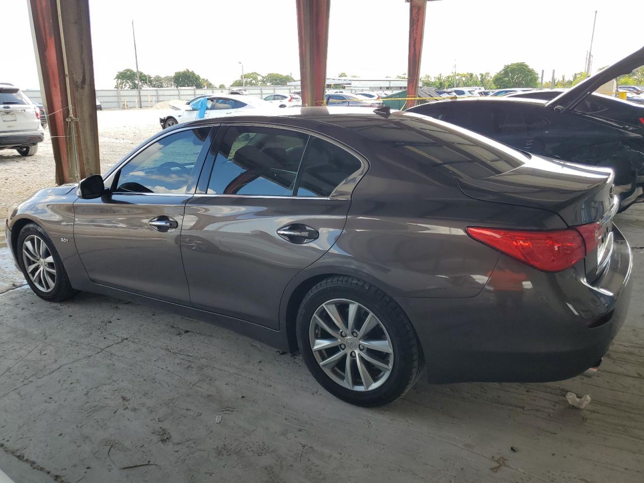 JN1EV7AP7GM300734 2016 Infiniti Q50 Premium